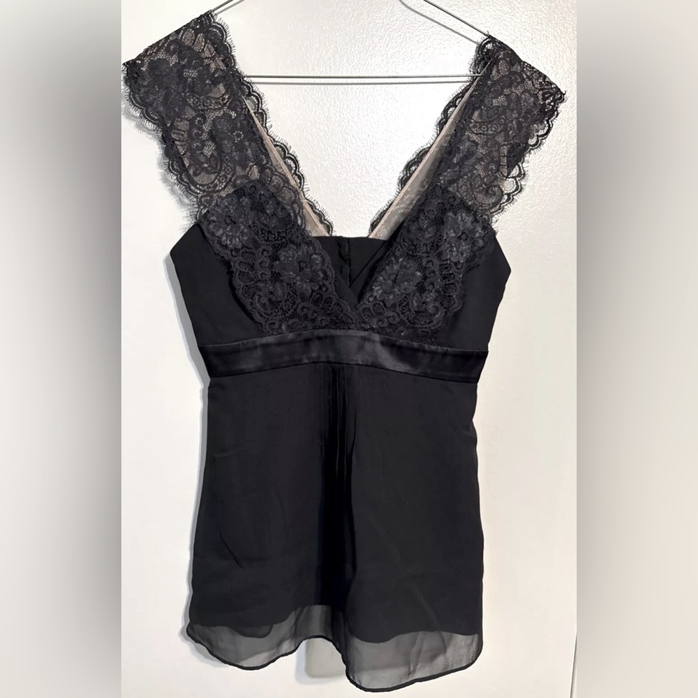 BCBG MAX AZRIA BLACK SILK LAYERED VNECK SLEEVELESS TOP  SIZE XS